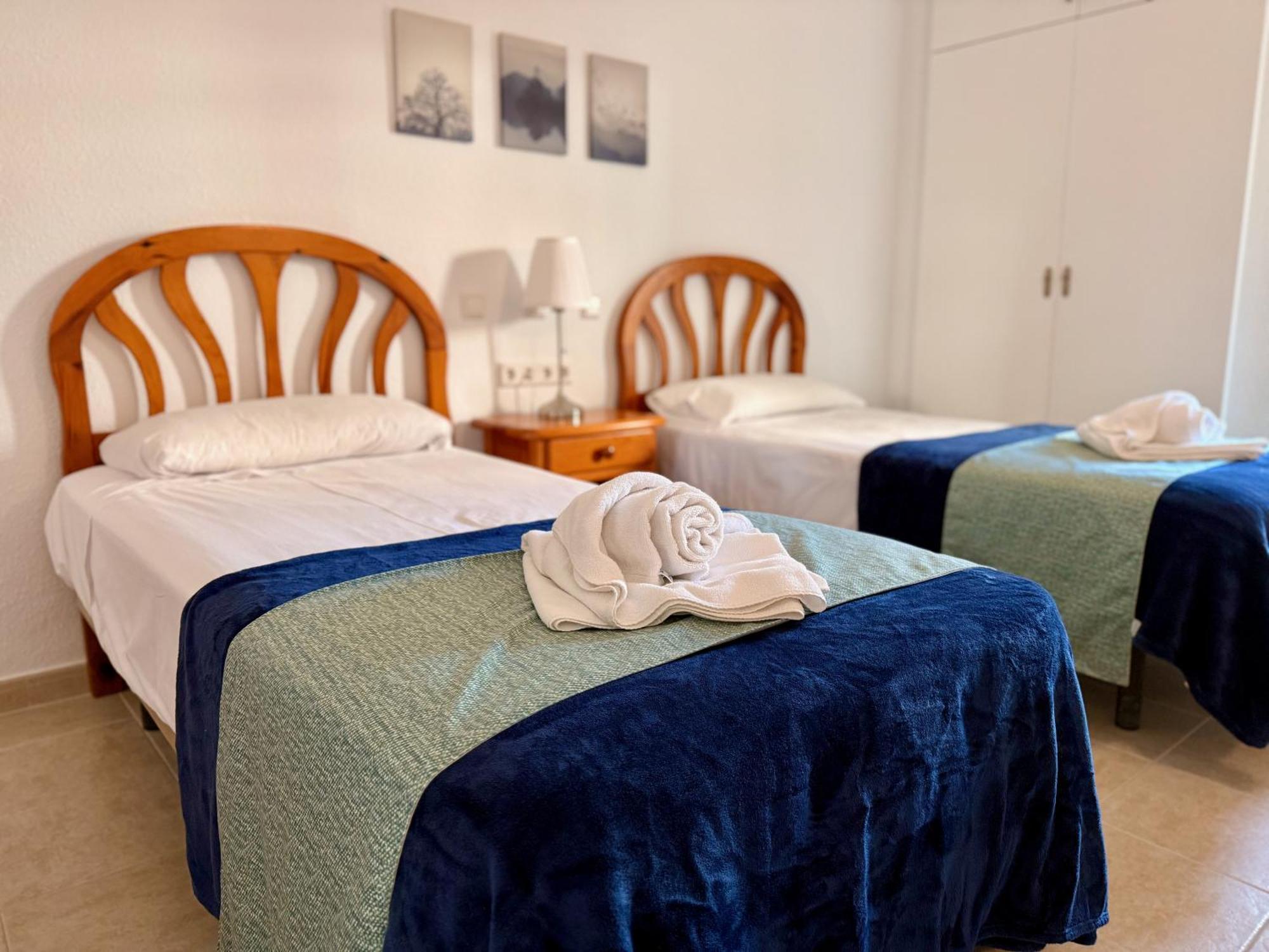 Kingfisher Apartments Benal Beach 베날마데나코스타 외부 사진
