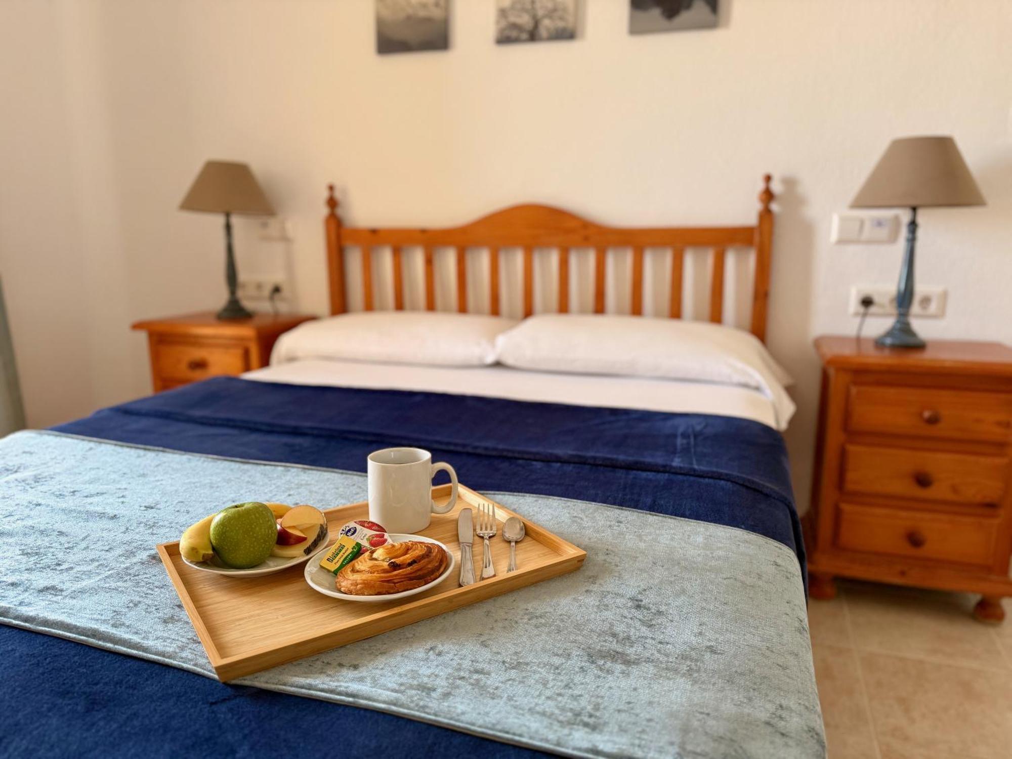 Kingfisher Apartments Benal Beach 베날마데나코스타 외부 사진