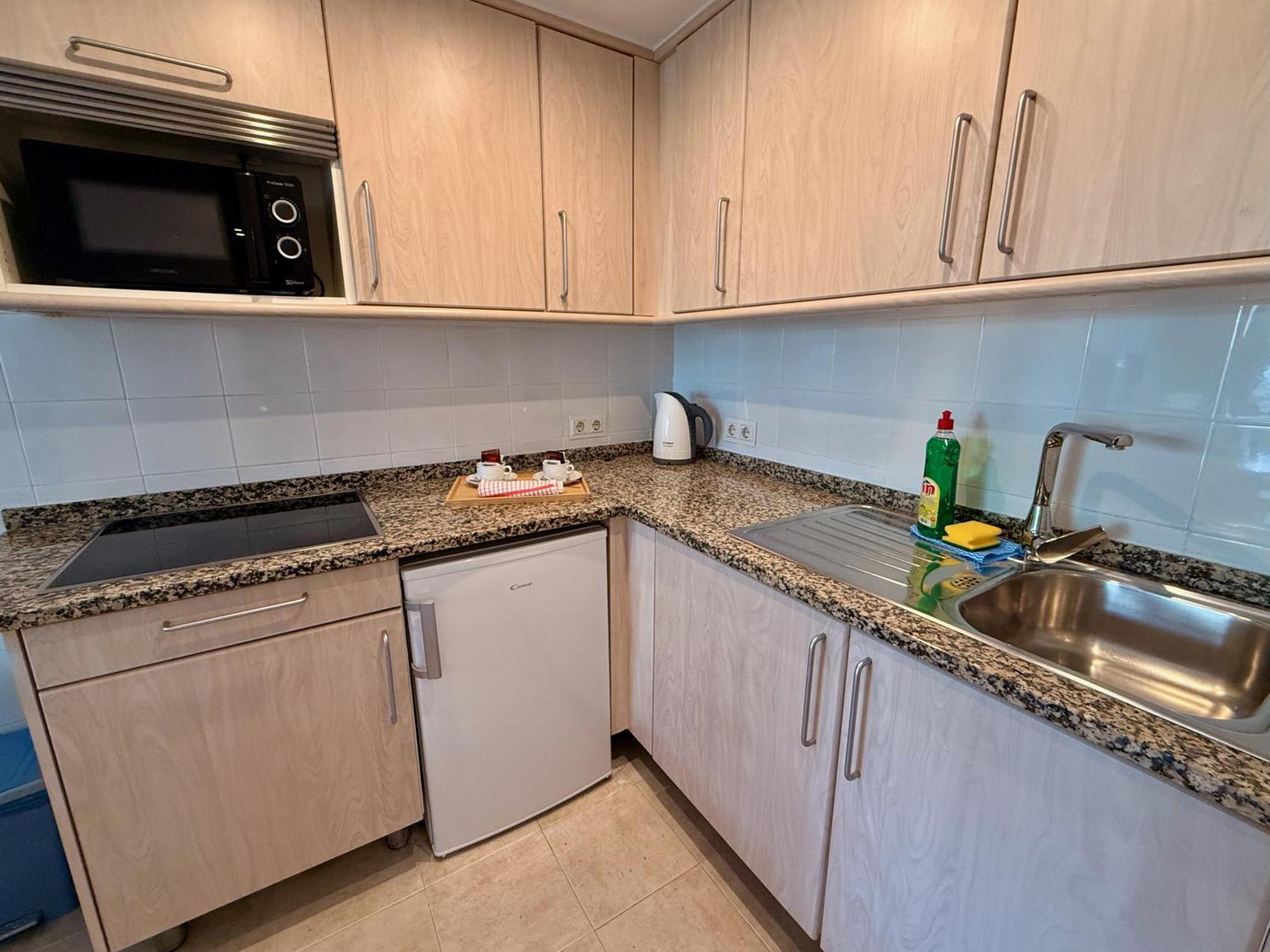 Kingfisher Apartments Benal Beach 베날마데나코스타 외부 사진