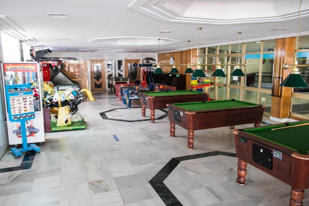 Kingfisher Apartments Benal Beach 베날마데나코스타 외부 사진